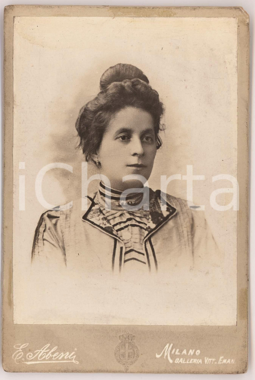 Fotografia d epoca originale 1904 MILANO Ritratto di donna  Busto  Foto Enrico ABENI 11x16 cm 1