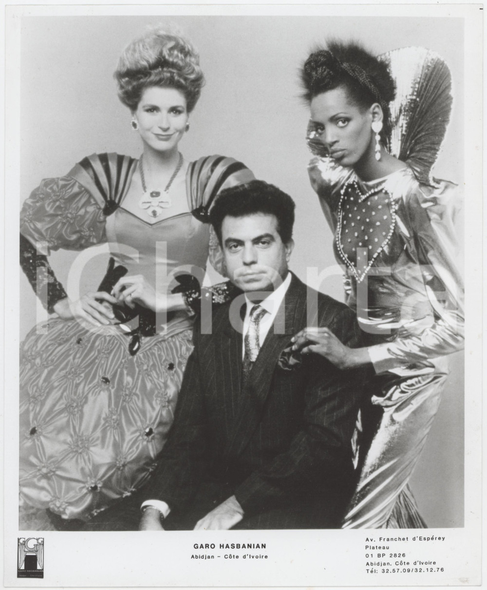 1990 ca ABIDJAN - COTE D'IVOIRE Coiffeur Garo HASBANIAN with models *Photo 20x25