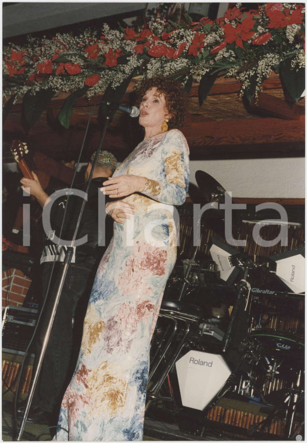 Fotografia d epoca originale 1995 ca FORTE DEI MARMI Ornella VANONI in concerto alla CAPANNINA Foto 1