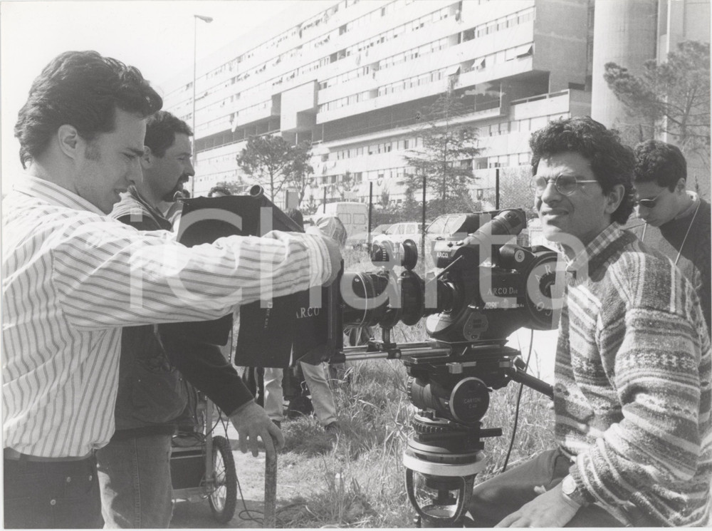 Materiale cinematografico d’epoca 1994 CINEMA Le Buttane Aurelio GRIMALDI Ritratto del regista sul set  Foto 1