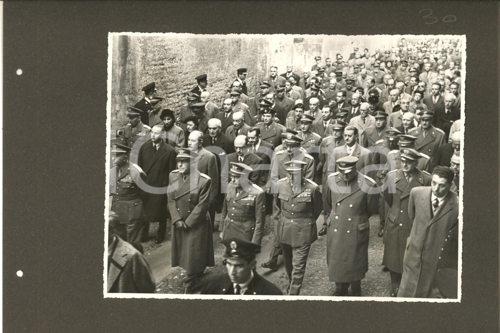 Fotografia d epoca originale 1952 MILANO BRERA Funerali gen. Umberto UTILI  Corteo con militari  Foto 4 1