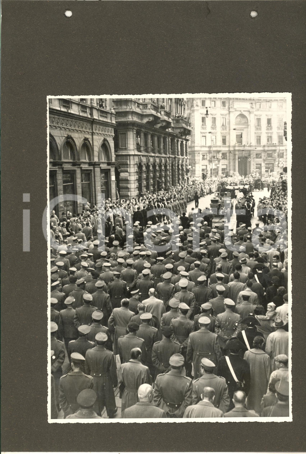 Fotografia d epoca originale 1952 MILANO CORDUSIO Funerali gen. Umberto UTILI  Corteo  Foto 23x32 cm 1