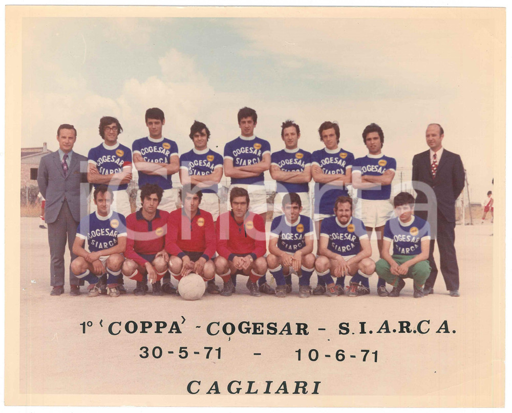 Fotografia d epoca originale 1971 CALCIO CAGLIARI 1 Coppa COGESAR  S.I.A.R.C.A.  Squadra Foto 25x21 cm 1