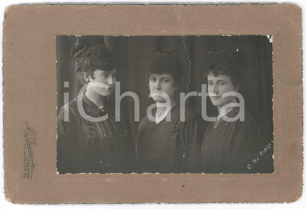 Fotografia d epoca originale 1919 OMEGNA Ritratto di tre colleghe  Foto Francesco BRESCIA DANNEGGIATA 1