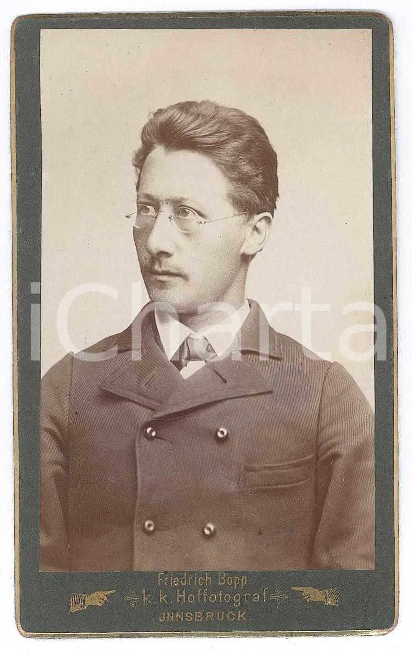 Fotografia d epoca originale 1900 ca INNSBRUCK Giovane uomo con gli occhiali  Foto  Friedrich BOPP CDV 1