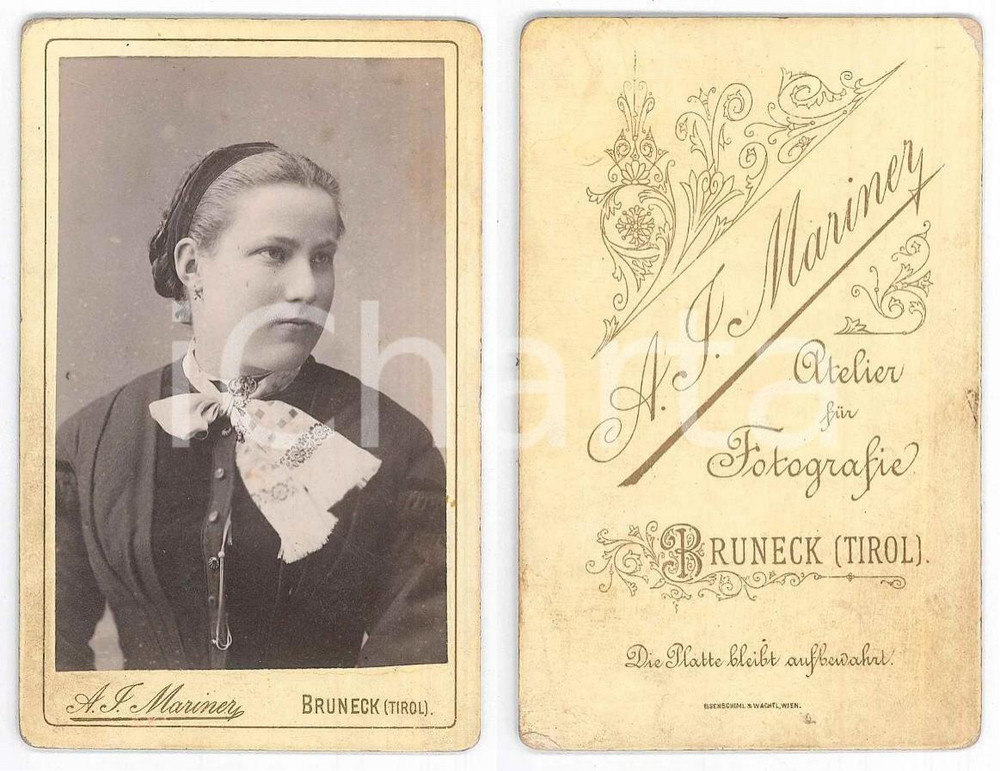 Fotografia d epoca originale 1890 ca BRUNICO/ BRUNECK Donna in abito tradizionale Foto A. J. MARINER CDV 1
