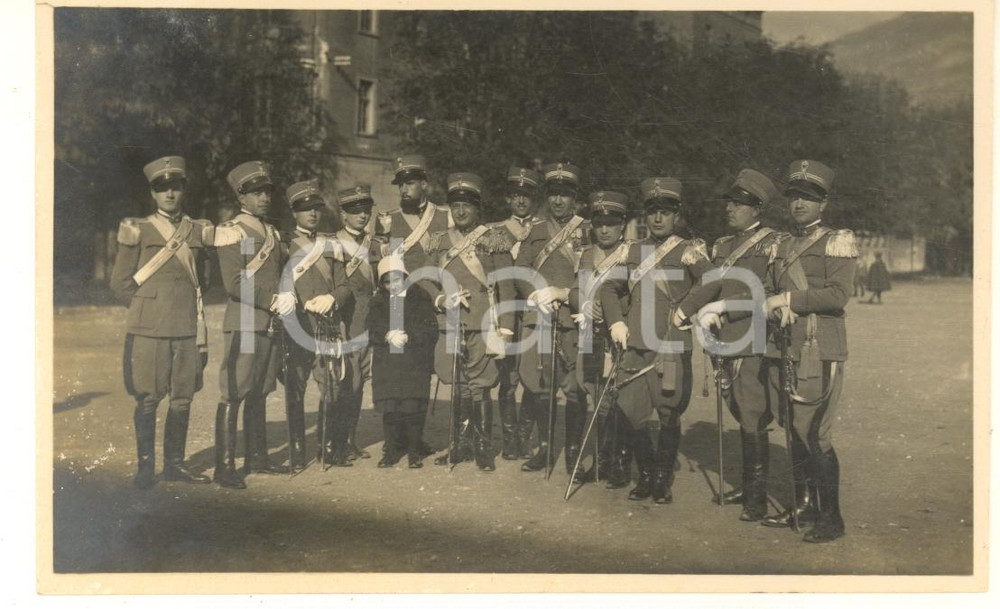 Fotografia d epoca originale 1935 ca TRENTO REGIO ESERCITO Ufficiali di fanteria con bambina Foto G. TENUTI 1