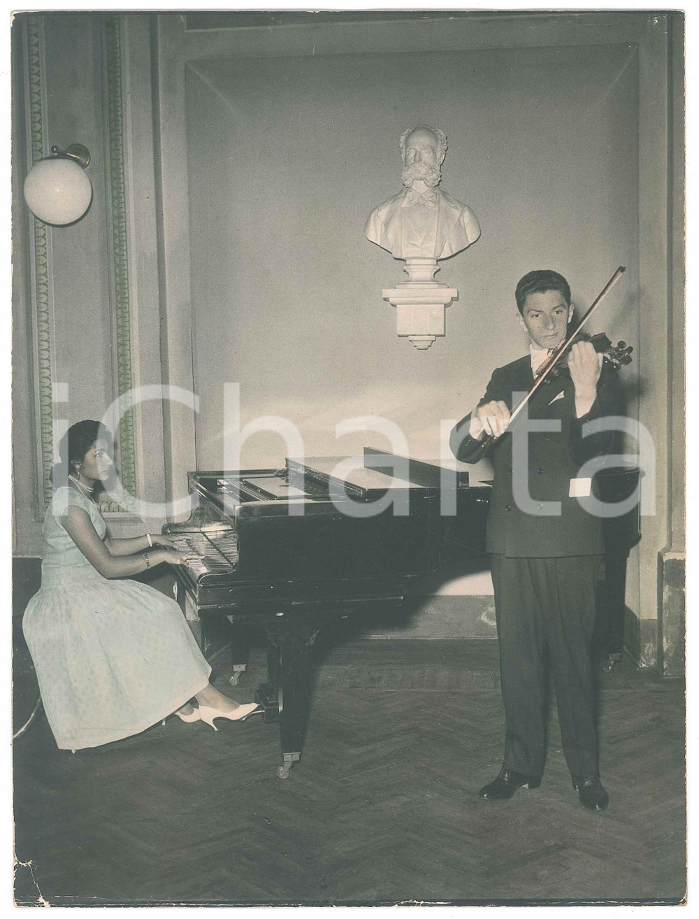 Fotografia d epoca originale 1970 ca MILANO Conservatorio ? Concerto violino / pianoforte  Foto 18x24 cm 1
