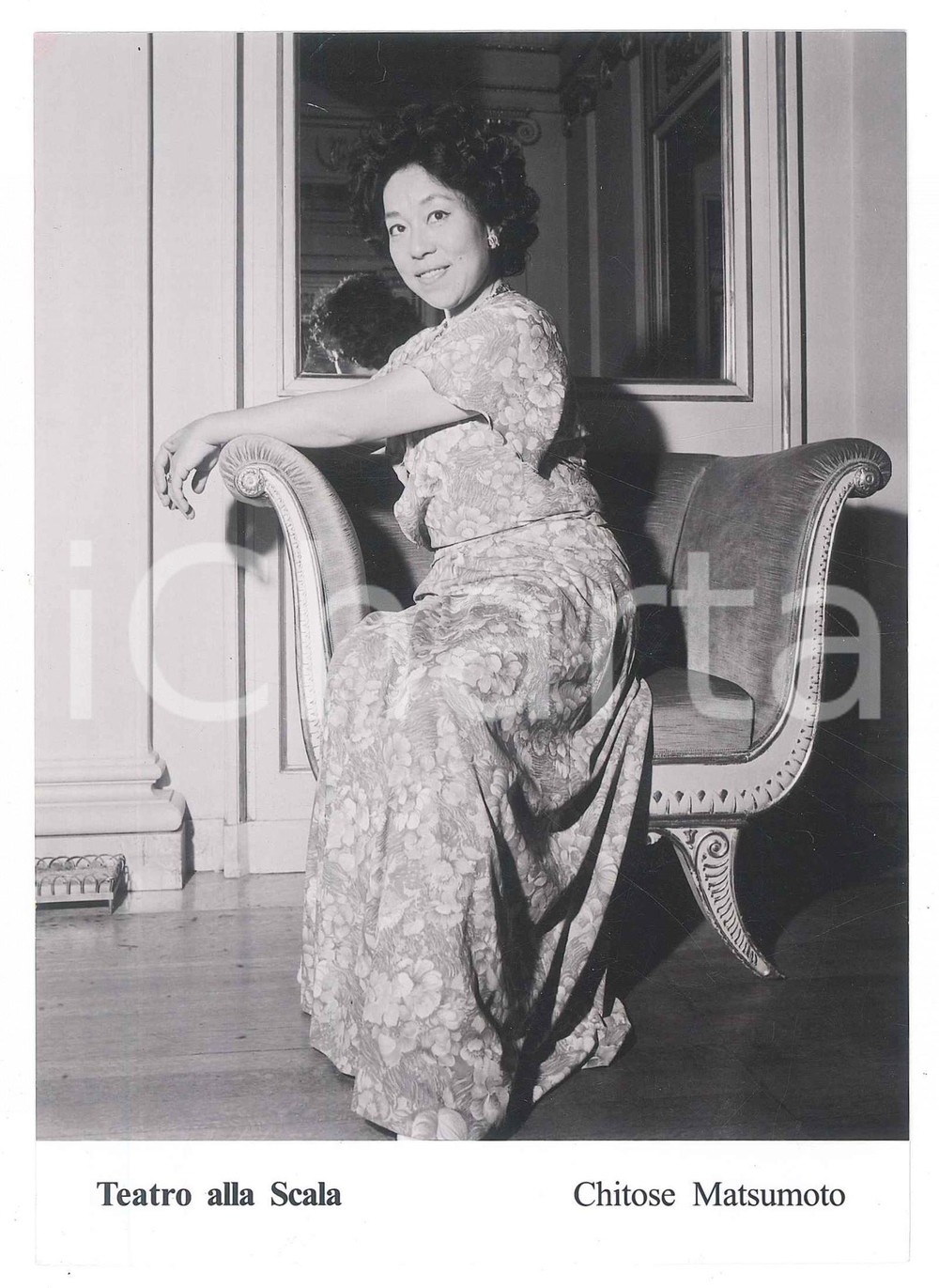 Fotografia d epoca originale 1975 ca MILANO Teatro alla Scala  Soprano Chitose MATSUMOTO  Foto 13x18 cm 1