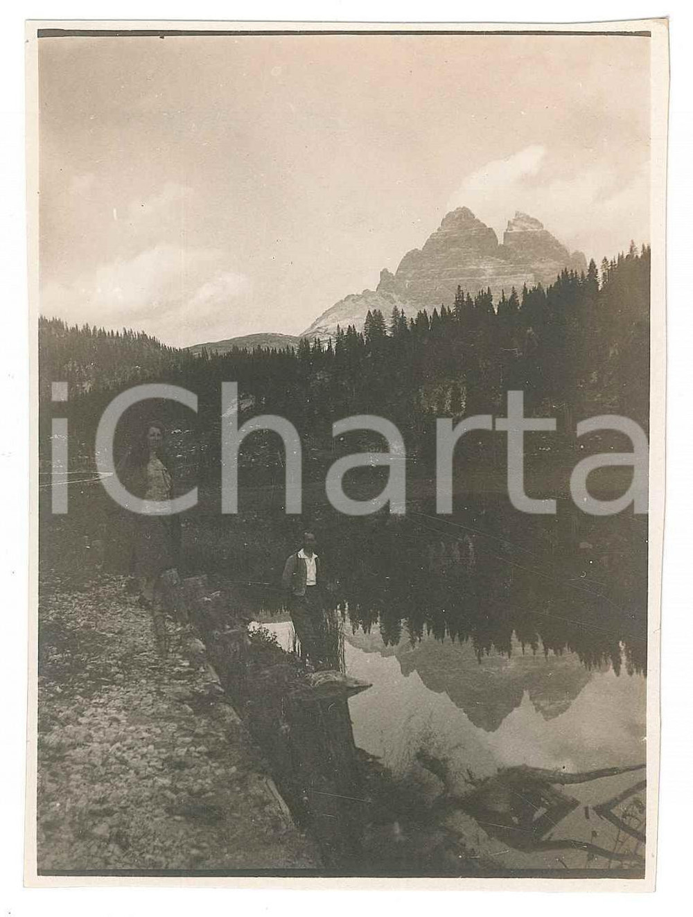 Fotografia d epoca originale 1925 DOLOMITI  LAGO DI MISURINA  Due escursionisti  Fotografia 8x10 cm 1