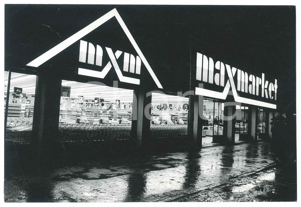 Fotografia d epoca originale 1975 ca COSTUME MILANO Supermercato MAX MARKET  Ingresso  Fotografia 21x15 cm 1