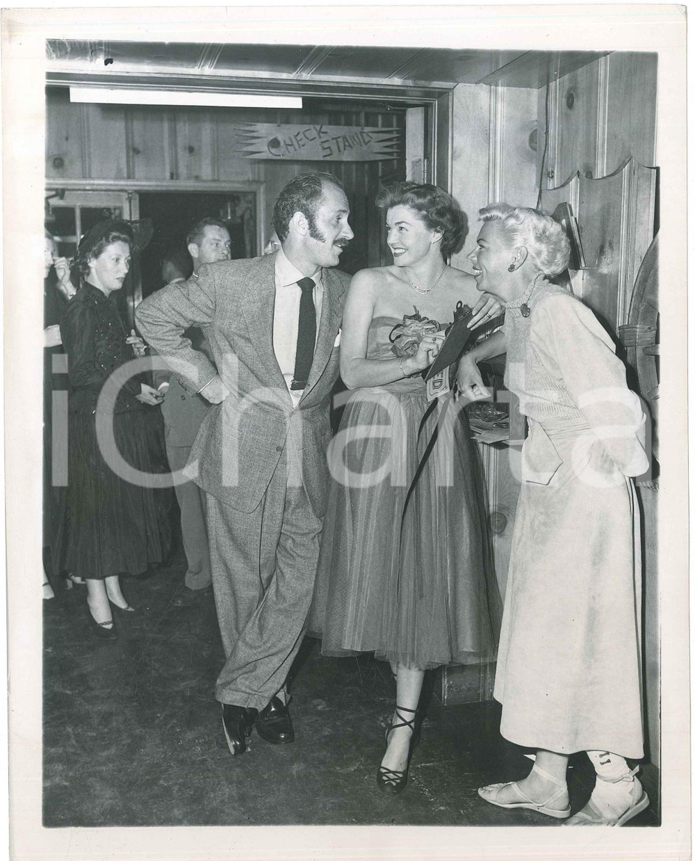 Fotografia d epoca originale 1949 LOS ANGELES Keenan WYNN Betty BUTLER Esther WILLIAMS at The Trails cafe 1