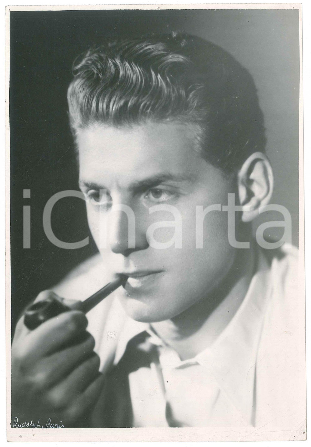 Fotografia d epoca originale 1950 ca CINEMA JeanPierre AUMONT  Ritratto con la pipa  Foto 16x24 cm 1