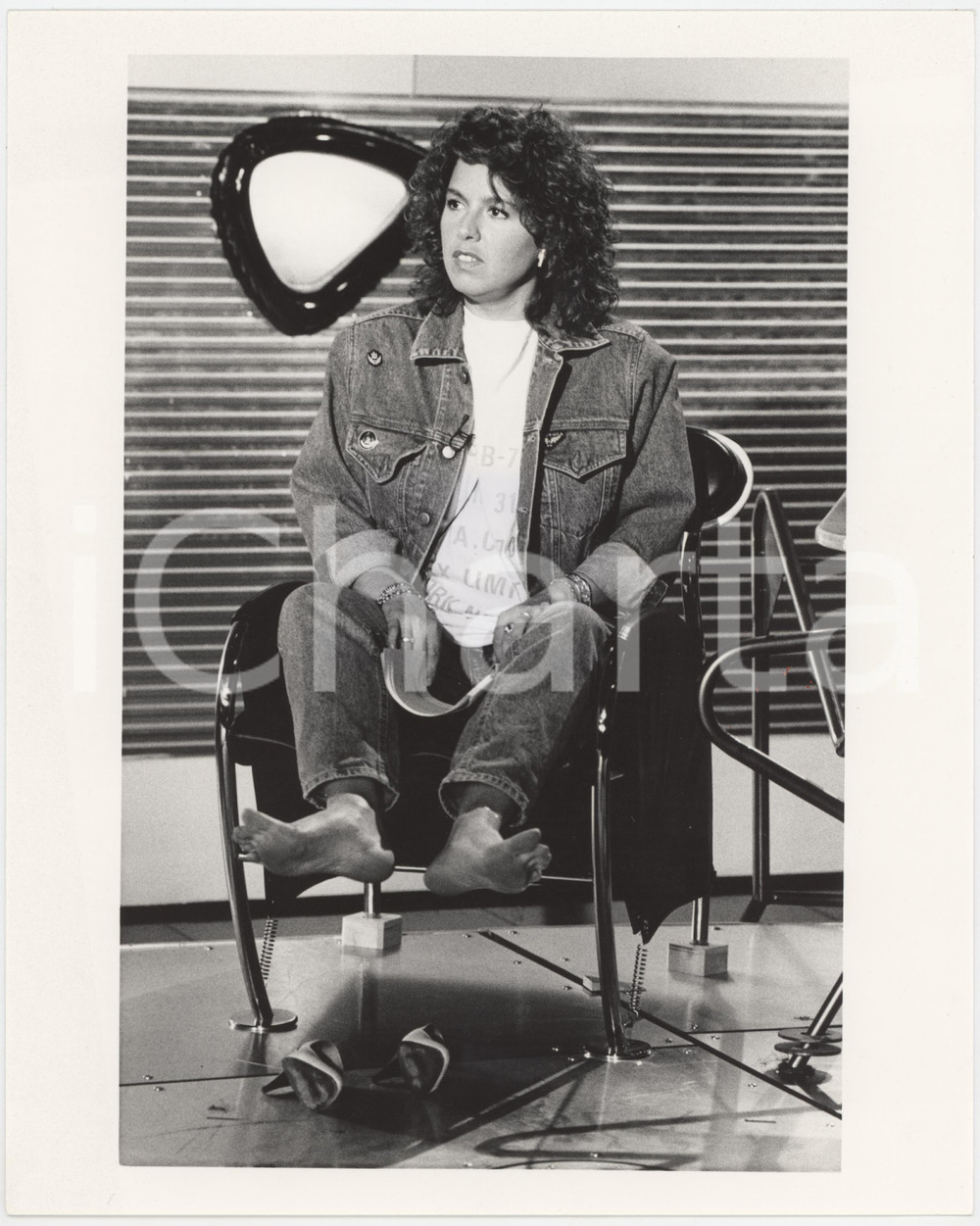 Fotografia d epoca originale 1985 ca ITALIA  RAI TV  Anna PETTINELLI senza scarpe  Foto 1