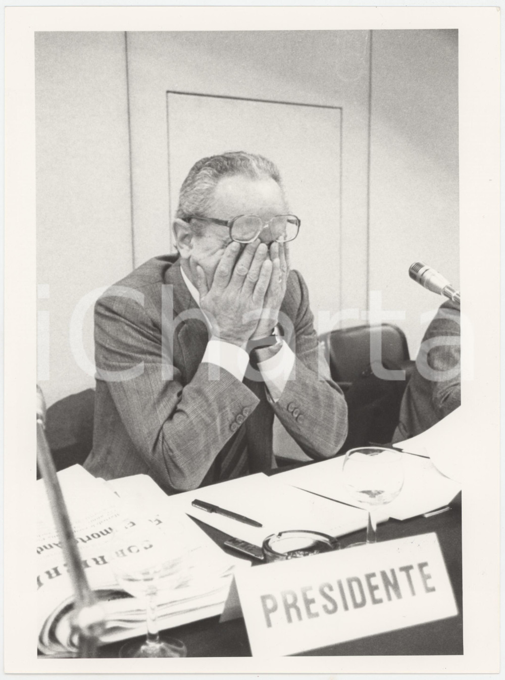 Fotografia d epoca originale 1985 MILANO DEMOCRAZIA CRISTIANA  Virginio ROGNONI al tavolo oratori Foto 1