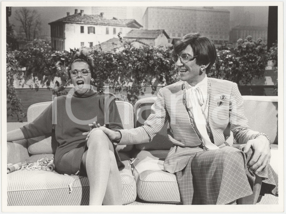 Fotografia d epoca originale 1986 RAI UNO Io a modo mio  Gigi PROIETTI sketch vecchia signora 2 Foto 1