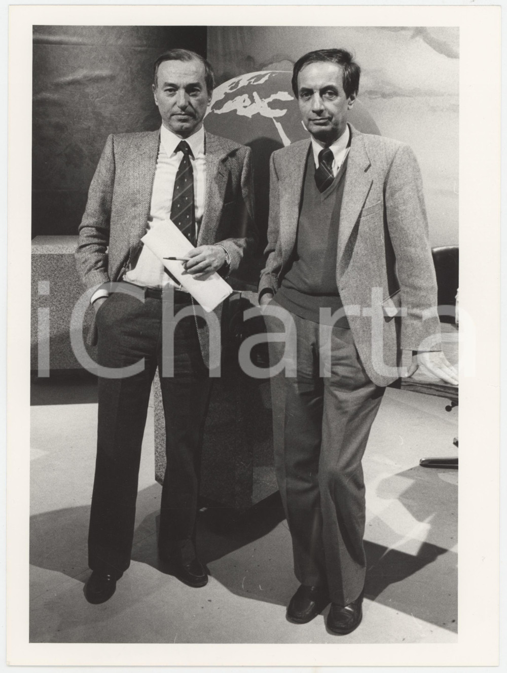Fotografia d epoca originale 1985 ca TV ITALIA  Piero ANGELA nello  studio di Quark  Foto 18x24 cm 1