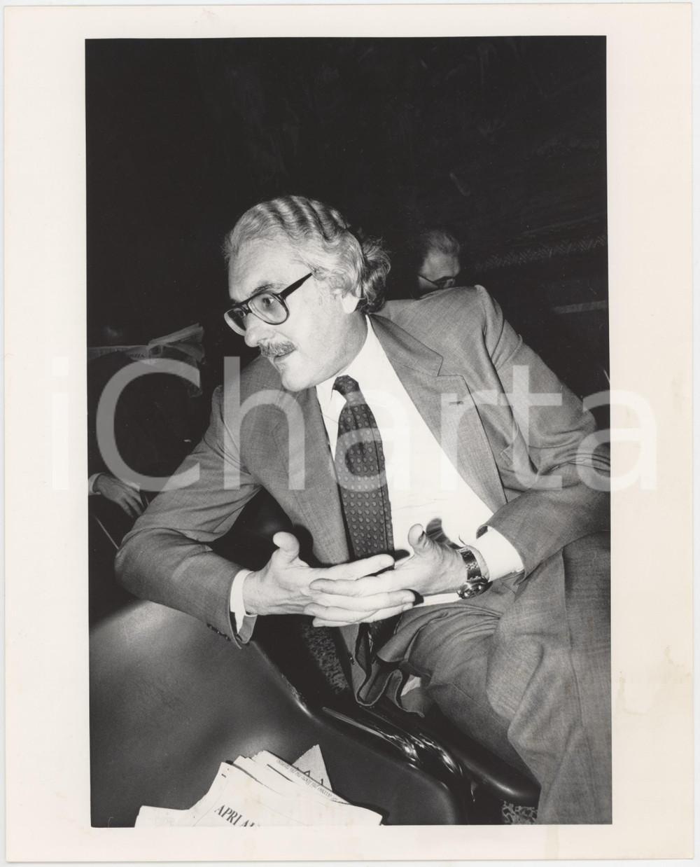 Fotografia d epoca originale 1985 ca COSTUME ITALIA  Sandro LIBERALI a un evento  Ritratto Foto 1 1