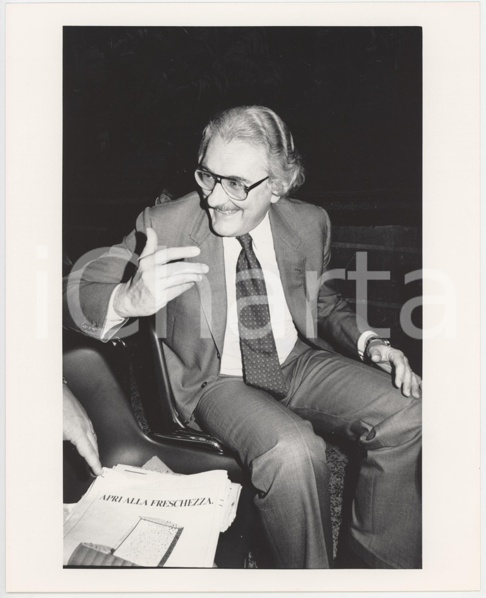 Fotografia d epoca originale 1985 ca COSTUME ITALIA  Sandro LIBERALI a un evento  Ritratto Foto 2 1