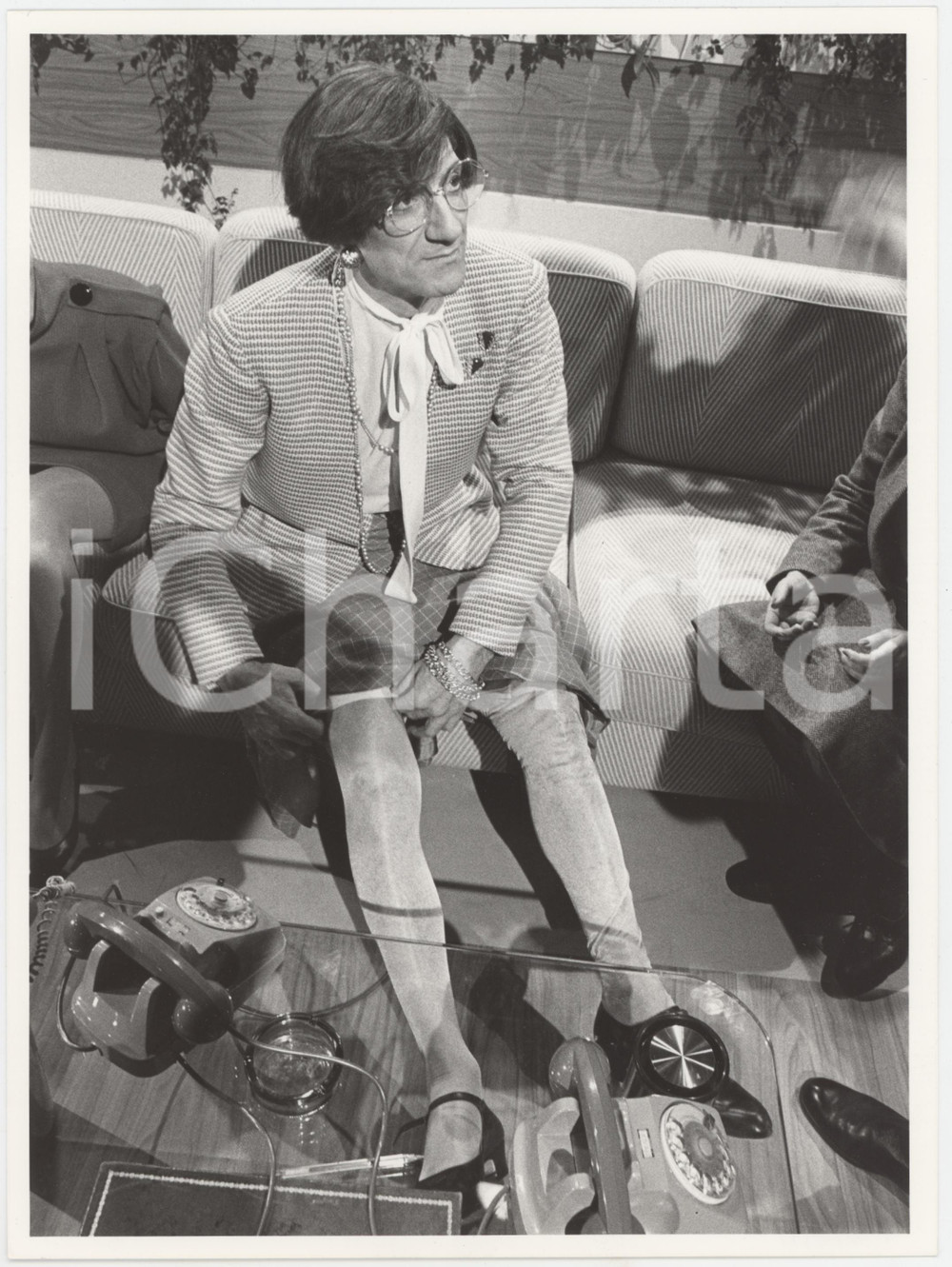 Fotografia d epoca originale 1986 RAI UNO Io a modo mio  Gigi PROIETTI sketch vecchia signora 3 Foto 1