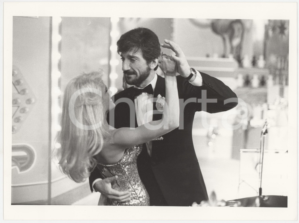 Fotografia d epoca originale 1983 RAI  FANTASTICO 4  Gigi PROIETTI balla con Heather PARISI  Foto 1