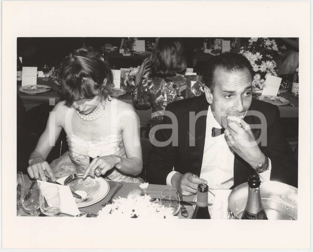 Fotografia d epoca originale 1985 ca CINEMA Nastassja KINSKY e Ibrahim MOUSSA a una cena di gala  Foto 3 1