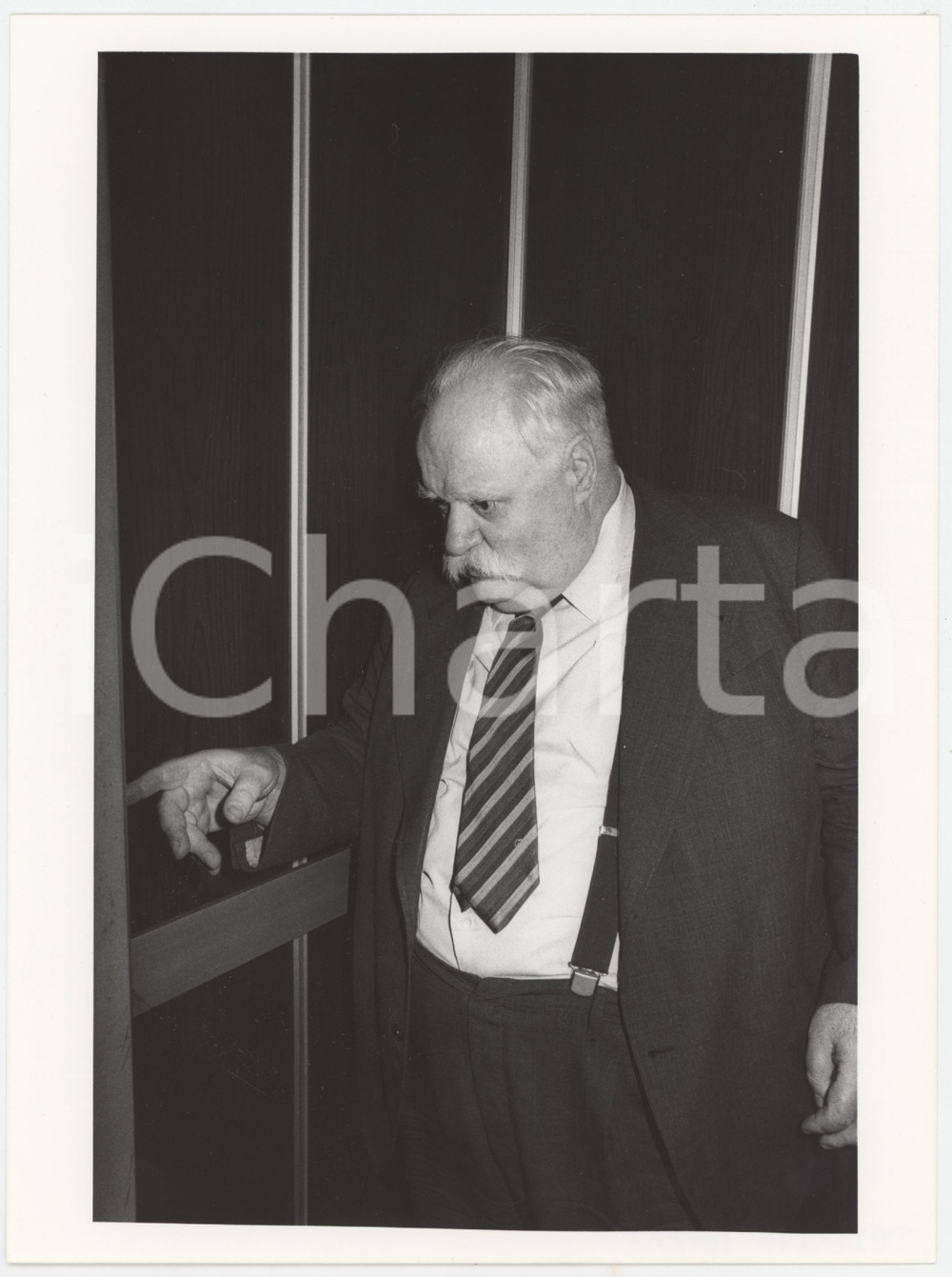 Fotografia d epoca originale 1985 ca POLITICA  MSI  Mario TEDESCHI  Ritratto  Foto 18x24 cm 9 1