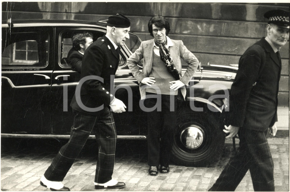 Fotografia d epoca originale 1972 EDINBURGH Eurovision Song Contest  Arrivo Nicola DI BARI 2 Foto 30x20 1