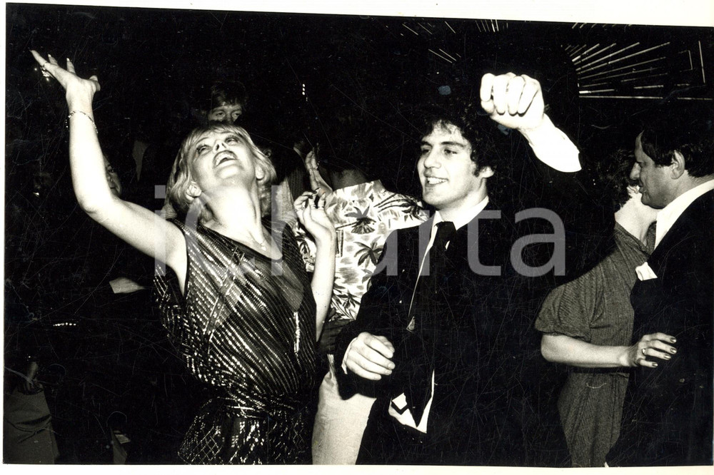 Fotografia d epoca originale 1979 NEW YORK Studio 54  Britt EKLAND and Ray CAVIANO dancing Photo 1
