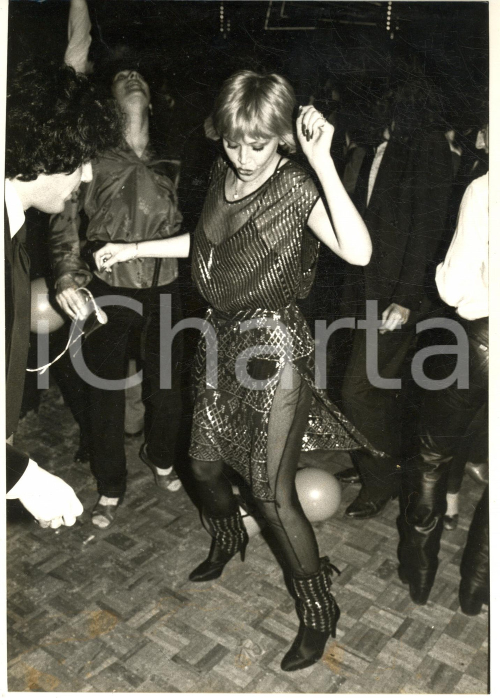 Fotografia d epoca originale 1979 NEW YORK Studio 54  Britt EKLAND dancing Photo 17x25 cm 1