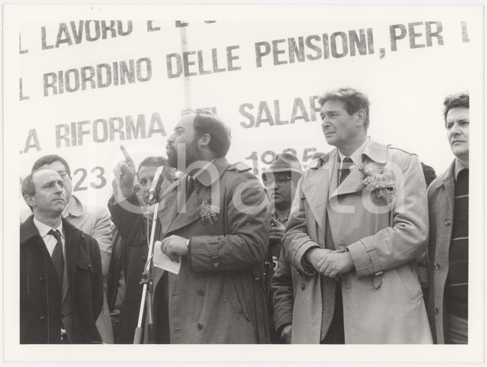 Fotografia d epoca originale 1985 MILANO  PSI Luciano LAMA Ottaviano DEL TURCO durante comizio  Foto 1 1