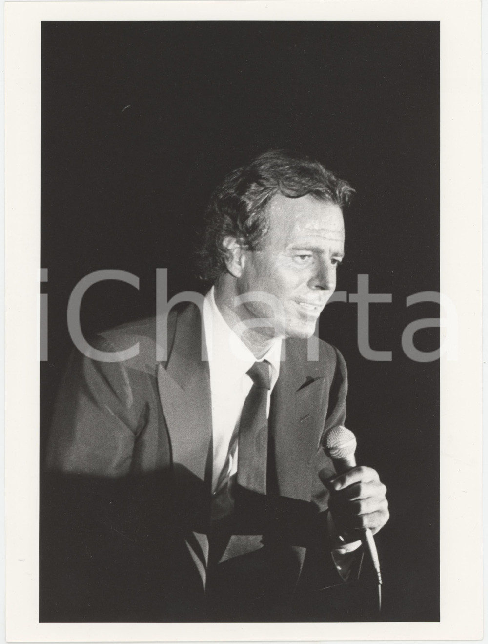 Fotografia d epoca originale 1990 ca MUSICA Julio IGLESIAS Ritratto cantante  Foto 17x24 cm 3 1