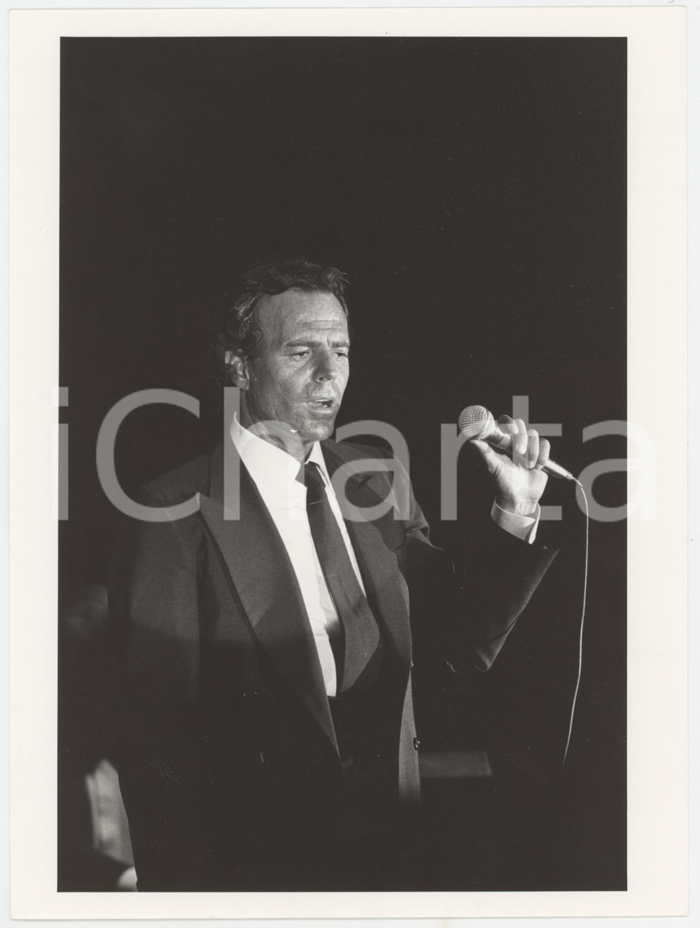 Fotografia d epoca originale 1990 ca MUSICA Julio IGLESIAS Ritratto cantante  Foto 17x24 cm 1