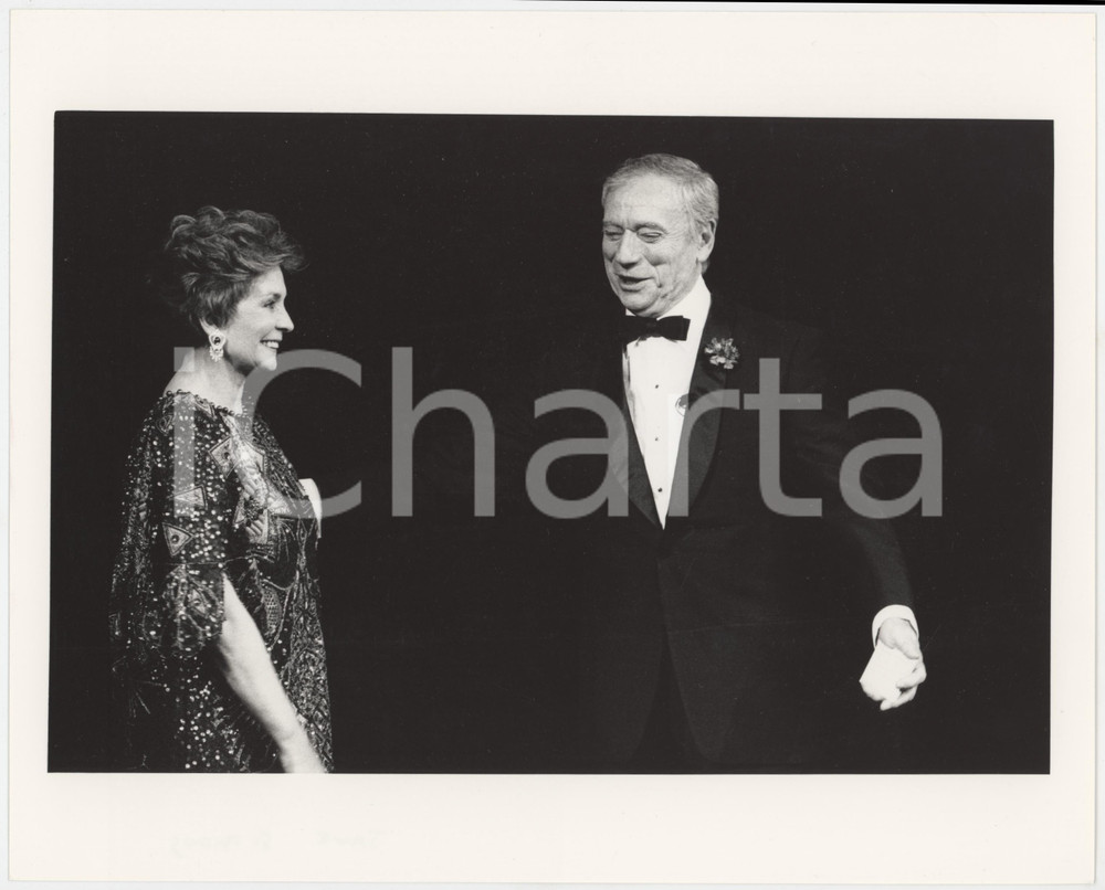 Fotografia d epoca originale 1989 FESTIVAL DI CANNES Yves MONTAND Jean SIMMONS Foto 24x18 cm 1