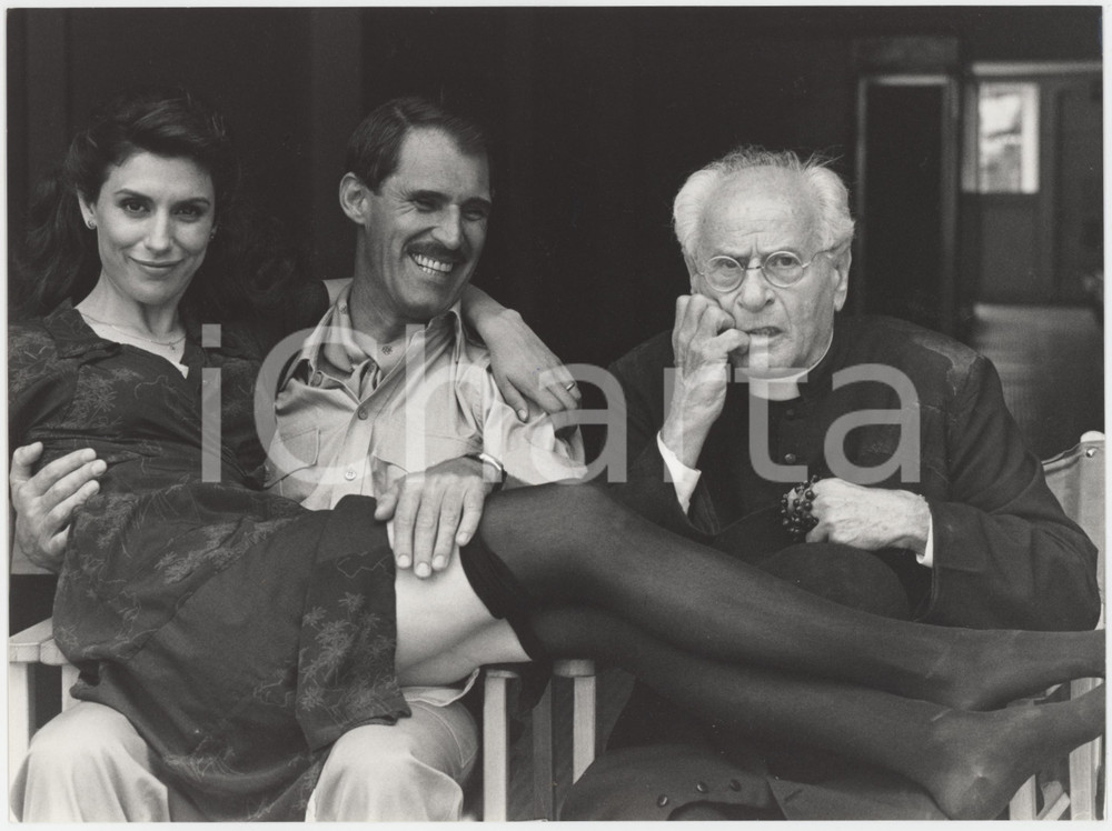 Fotografia d epoca originale 1994 CINEMA Eli WALLACH Jo CHAMPA Ben CROSS sul set di Miele dolce amore Foto 1