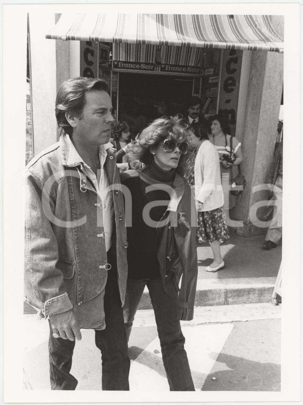 Fotografia d epoca originale 1995 ca FRANCE Robert WAGNER Jill ST. JOHN Ritratto degli attori  Foto 18x24 cm 1