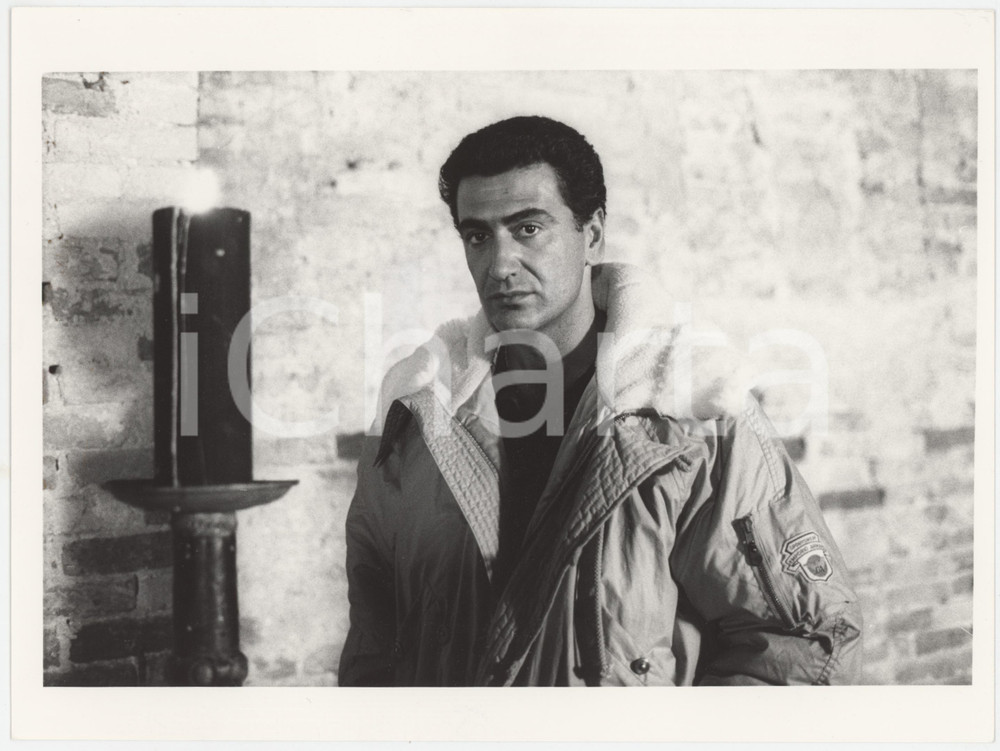 Fotografia d epoca originale 1990 ca CINEMA Yorgo VOYAGIS Ritratto dell attore  Foto 24x18 cm 1