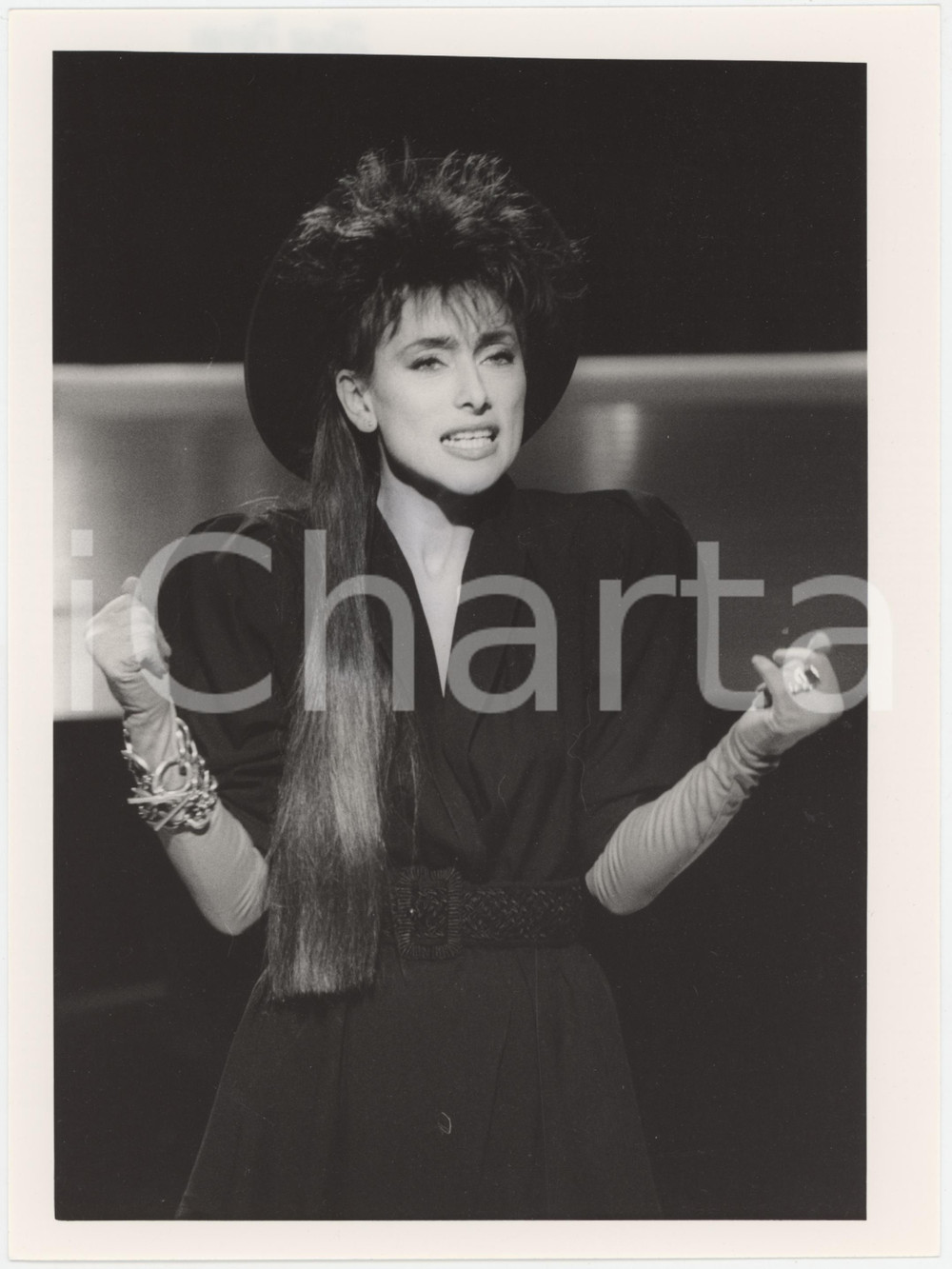 Fotografia d epoca originale 1985 ca FRANCE  MUSICA Julie PIETRI Ritratto della cantante  Foto 18x24 cm 1