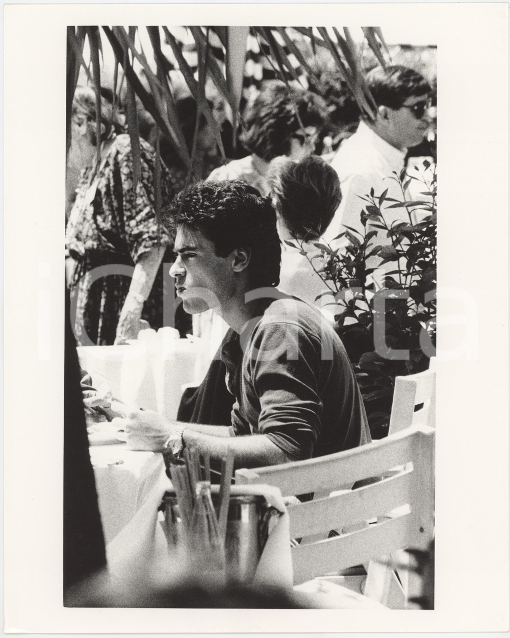 Fotografia d epoca originale 1990 ca FRANCIA  COSTUME Anthony DELON Ritratto dell attore  Foto 20x25 cm 2 1