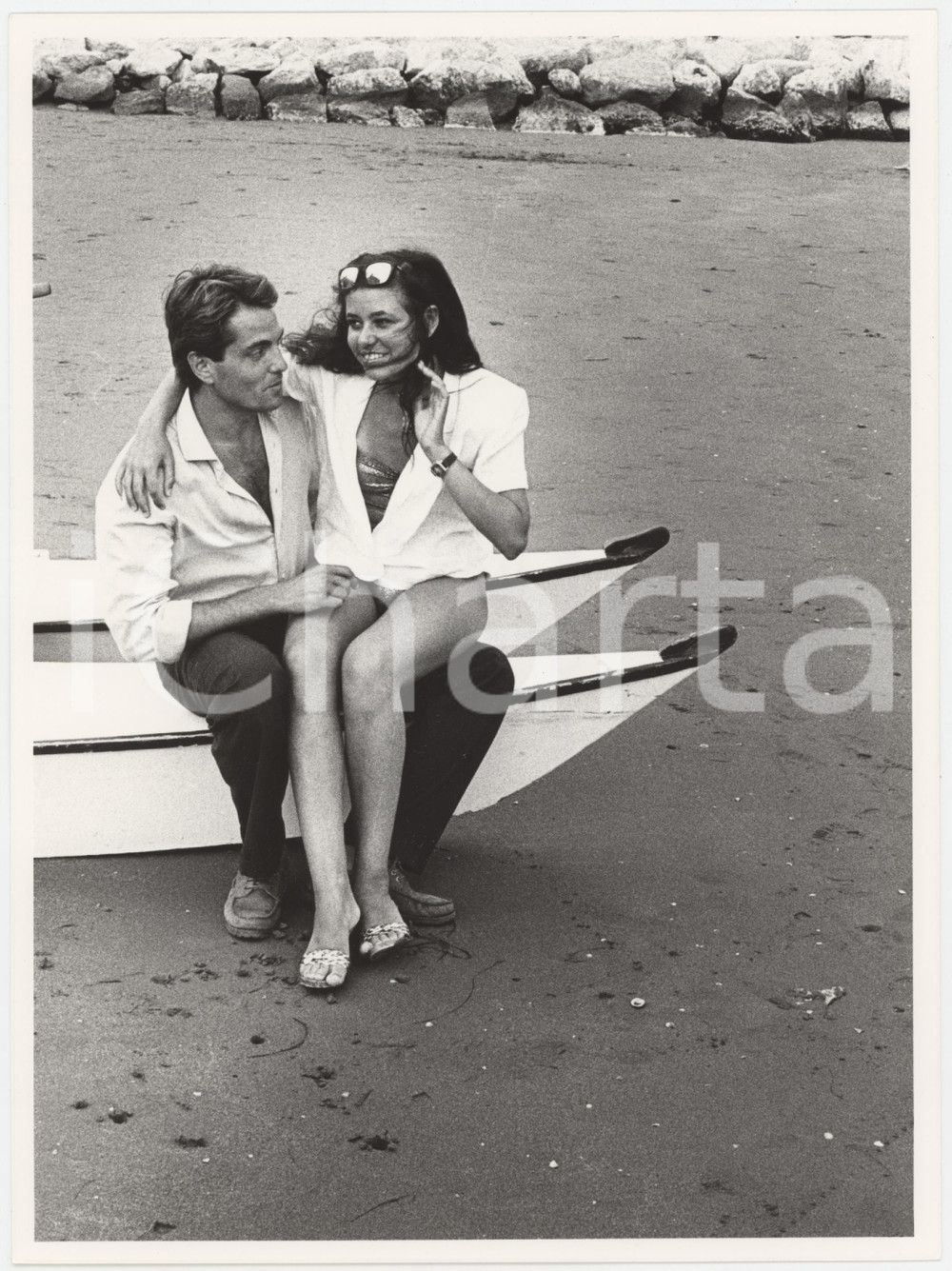Fotografia d epoca originale 1985 ca VENEZIA LIDO Saverio VALLONE con la fidanzata Debora  Foto 18x24 cm 6 1