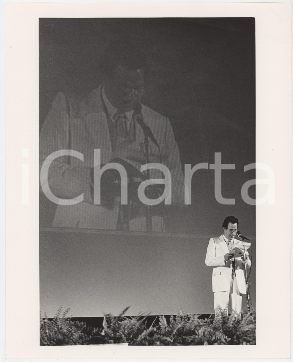 Fotografia d epoca originale 1985 ca VENEZIA Mostra del Cinema  Paolo PORTOGHESI Foto 20x25 cm 1