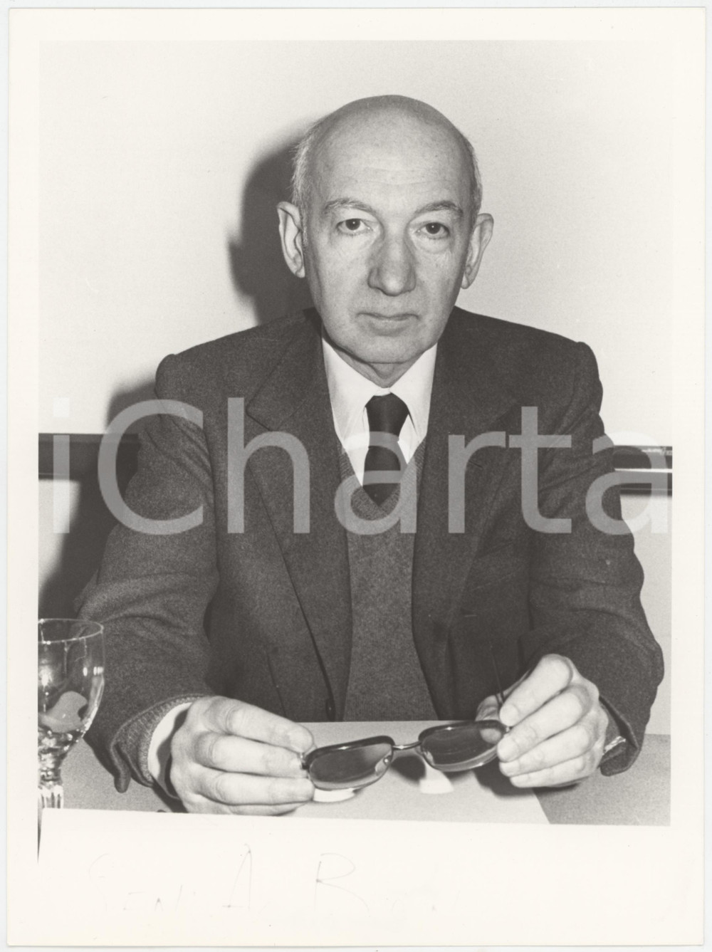 Fotografia d epoca originale 1985 ca DEMOCRAZIA CRISTIANA Adriano BOMPIANI Senatore DC Foto 18x24 cm 1