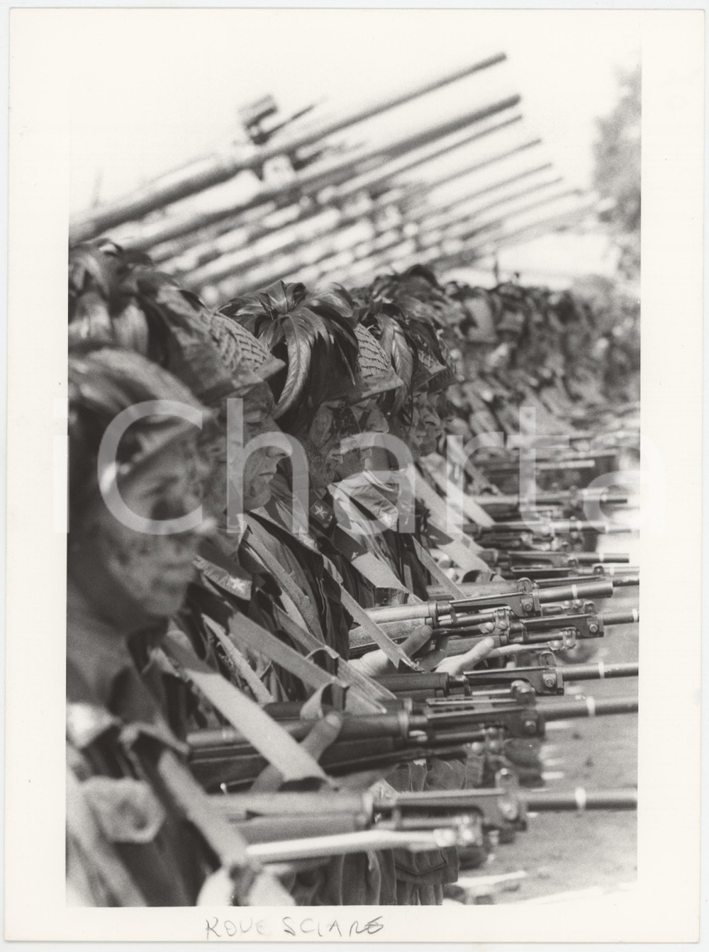 Fotografia d epoca originale 1985 ca ESERCITO ITALIANO  GRANDI MANOVRE Bersaglieri  Foto 18x24 cm 1 1