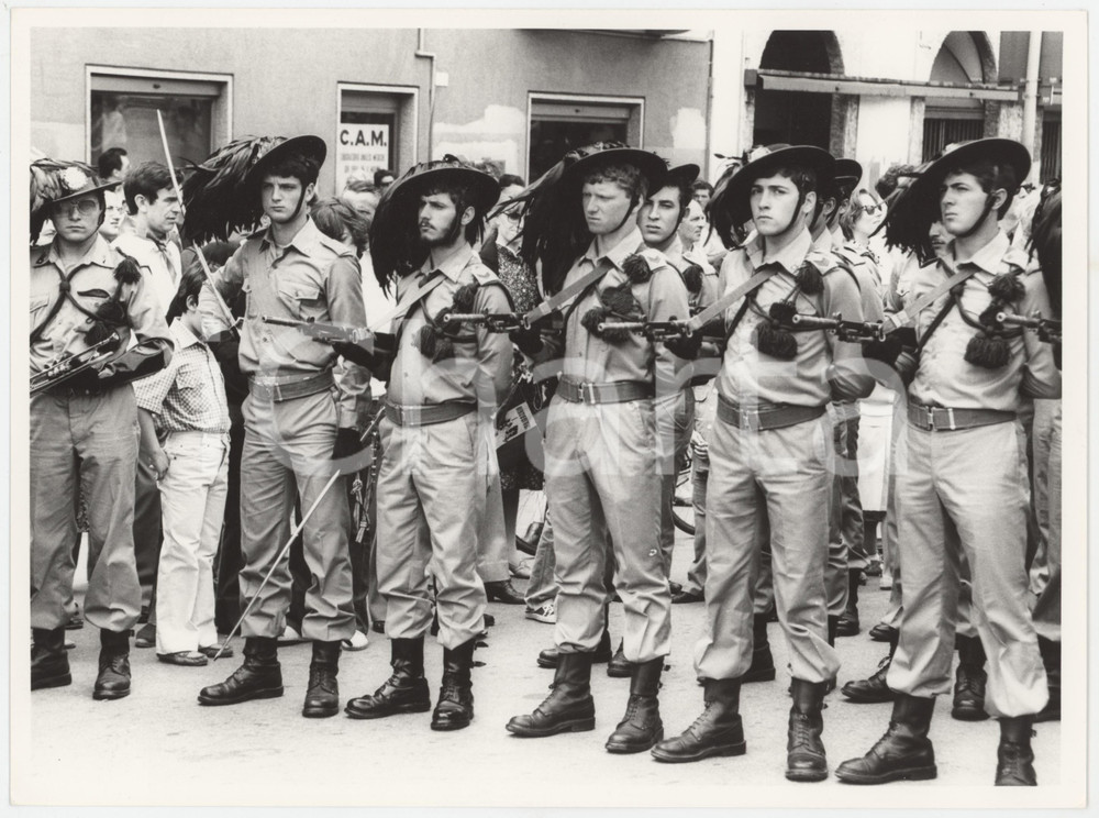 Fotografia d epoca originale 1985 ca ESERCITO ITALIANO Corpo dei bersaglieri  Foto 24x18 cm 1
