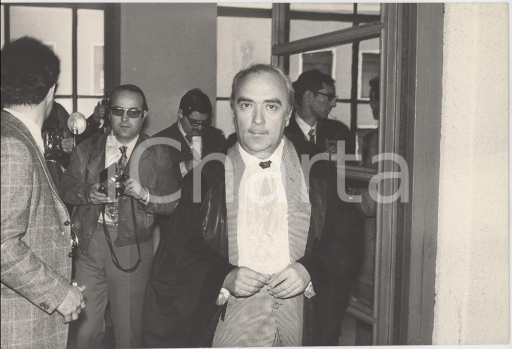 Fotografia d epoca originale 1970 ca MILANO Processo PINELLI Avvocato Armando CILLARIO Foto 30x19 cm 1