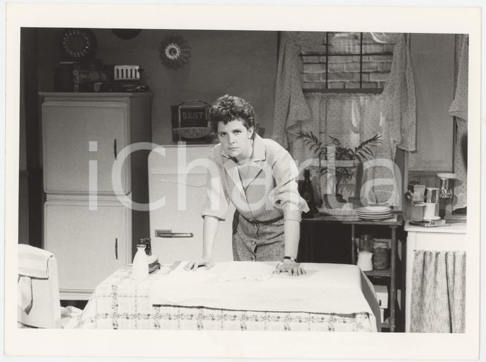 Fotografia d epoca originale 1985 RAI Un cappello pieno di pioggia Pamela VILLORESI Foto 18x24 cm 2 1