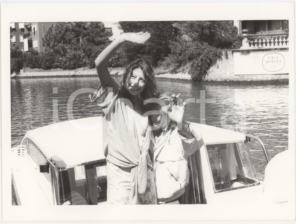 Fotografia d epoca originale 1986 VENEZIA Mostra del Cinema  Maria RIVIERE con il compagno 1 Foto 1