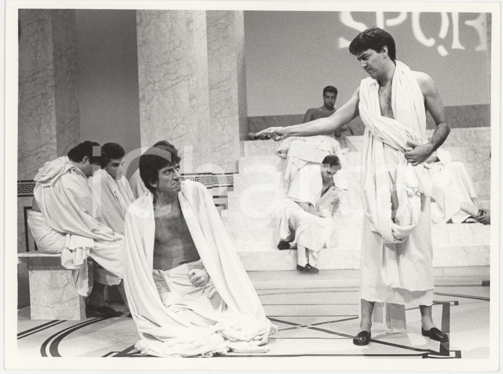 Fotografia d epoca originale 1986 RAI UNO Io a modo mio  Gigi PROIETTI sketch antica Roma 8 Foto 1