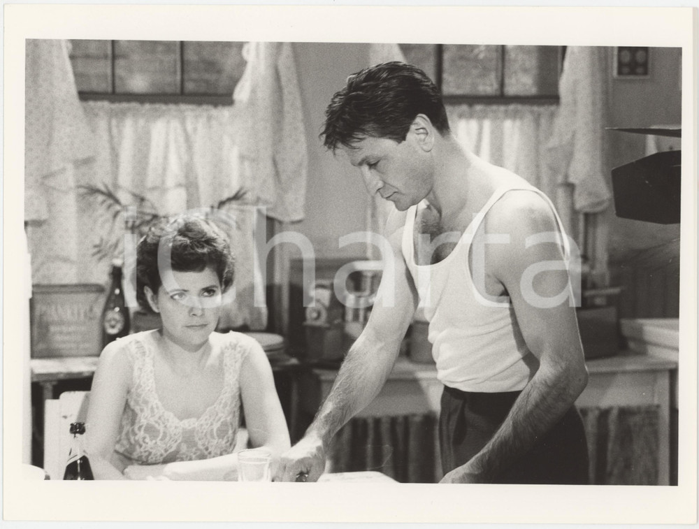 Fotografia d epoca originale 1985 RAI Un cappello pieno di pioggia  Vittorio MEZZOGIORNO Pamela VILLORESI 1