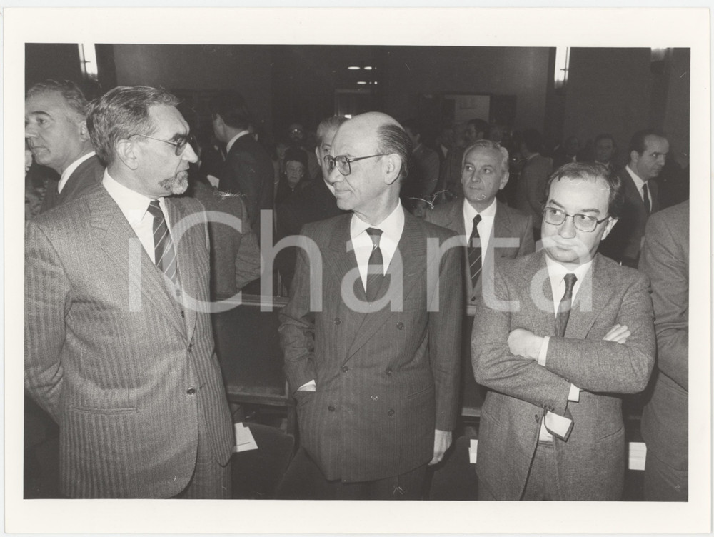 Fotografia d epoca originale 1985 ca MILANO Giuseppe GUZZETTI Carlo TOGNOLI Enzo VICARI Foto 24x18 cm 1